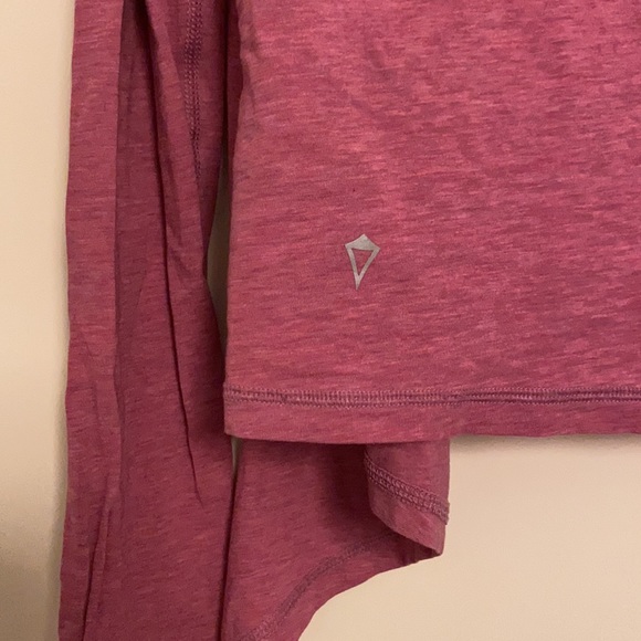 Ivivvas Four’s A Charm Convertible Wrap - Picture 3 of 5